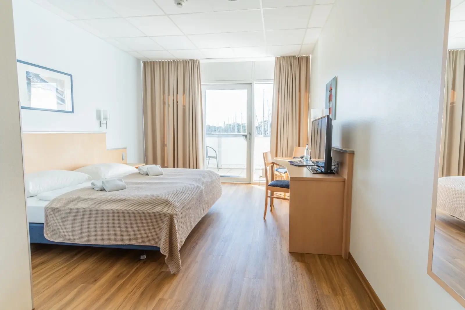 Yachthotel-Schattmaier-Zimmer-scaled
